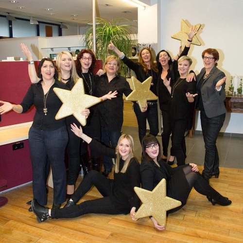 Das Overmann Frisuren Team nach der Auszeichnung: Sterne Friseur in Stuttgart Degerloch