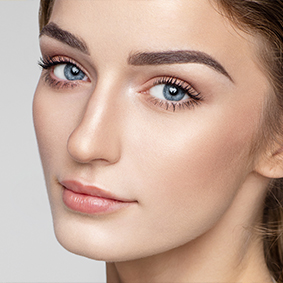 Augenbrauen färben mit Brow Henna